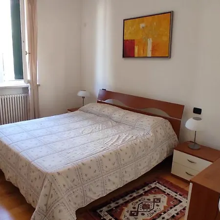 Garda Holiday Apartment *