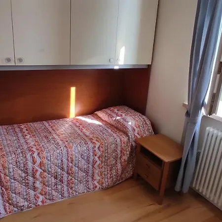 Garda Holiday Apartment Apartment